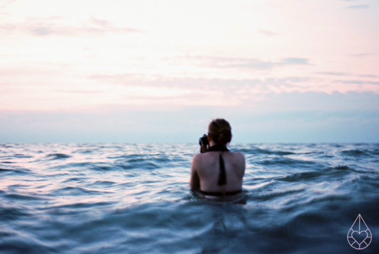 Nightswimming, Nikon FE, by Zilverblauw.nl