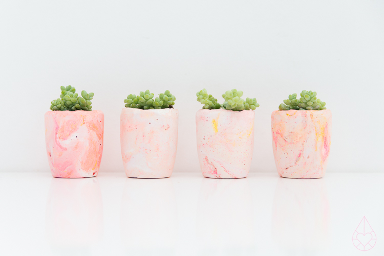 DIY plaster planters, by zilverblauw.nl