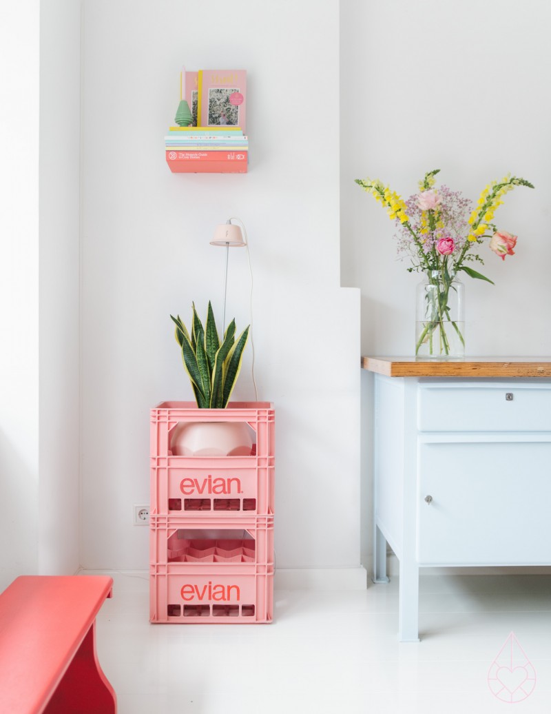 Evian bottle crates • Zilverblauw