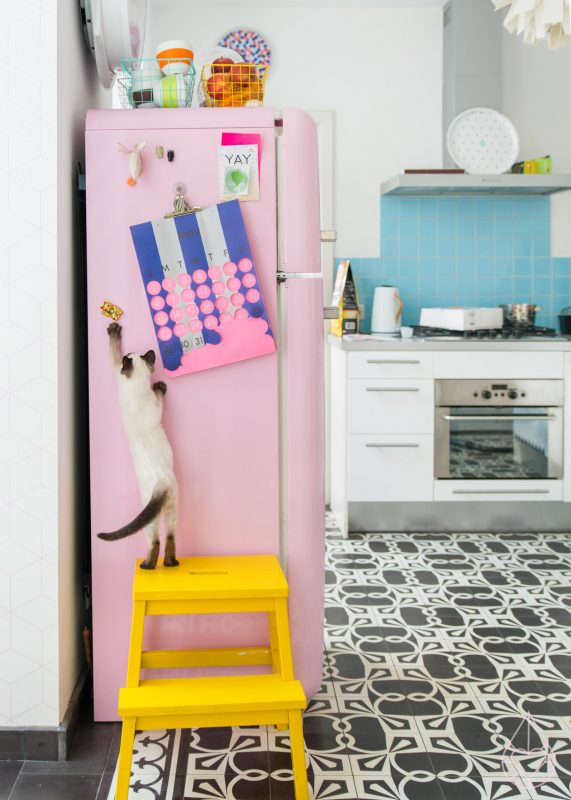 pink smeg fridge, by zilverblauw.nl