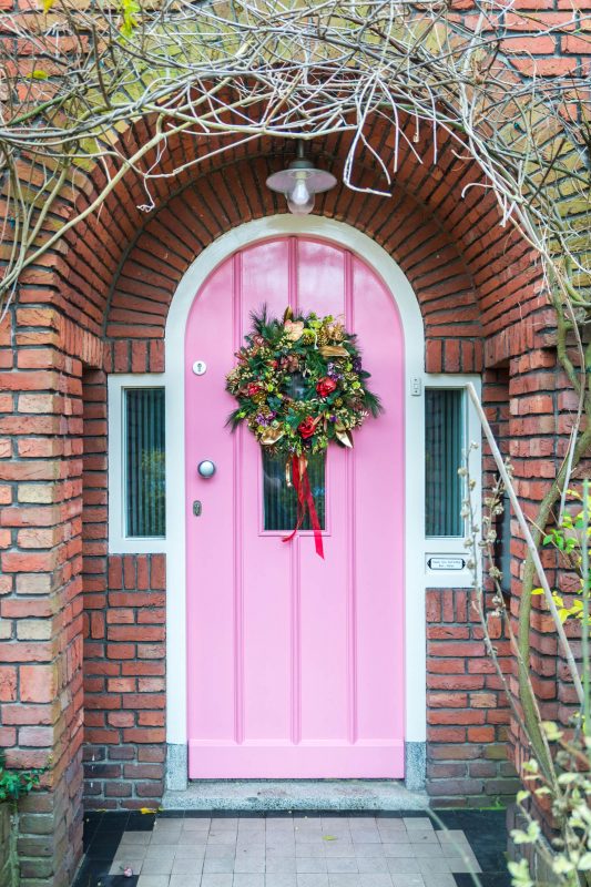 roze voordeur